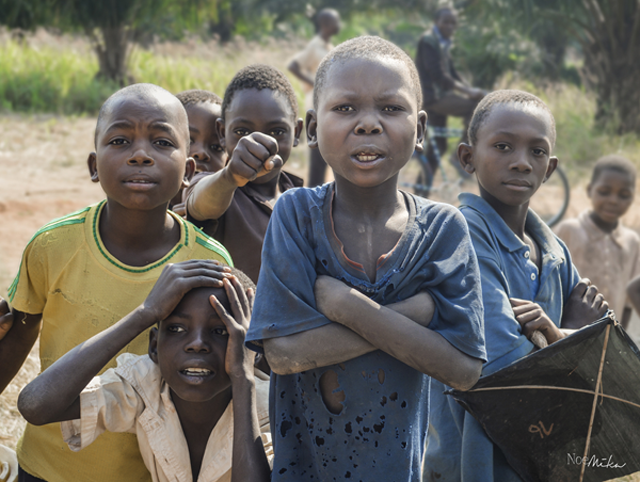 "Gestos contra la resignacin", fotografa de N. Peral realizada en el Congo